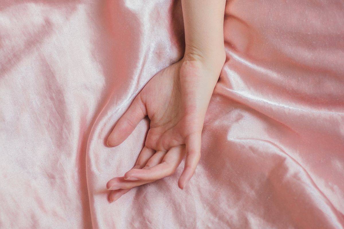 Why Silk Pillowcases Should Be At The Top Of Your Christmas Wishlist